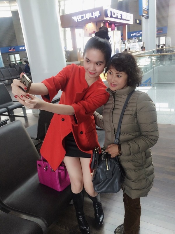 Ngọc Trinh đẹp kiêu sa ở Hàn Quốc, nhẹ nhàng "kiếm" cả tỷ đồng ảnh 14 Ngọc Trinh đẹp kiêu sa ở Hàn Quốc, nhẹ nhàng "kiếm" cả tỷ đồng ảnh 14