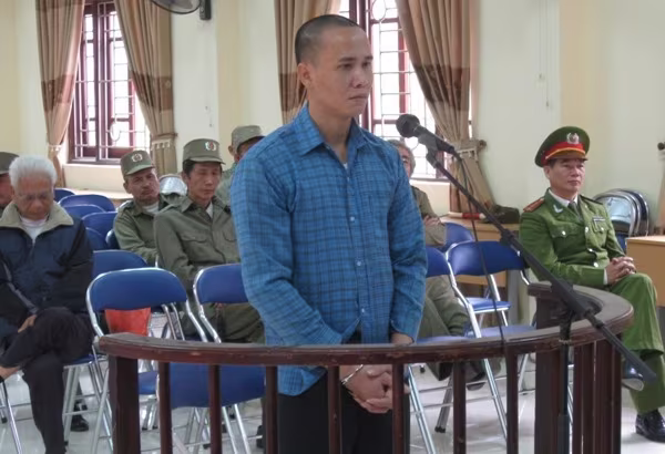 Đối tượng tấn công y bác sĩ Bệnh viện Bạch Mai lĩnh án ảnh 1 Đối tượng tấn công y bác sĩ Bệnh viện Bạch Mai lĩnh án ảnh 1