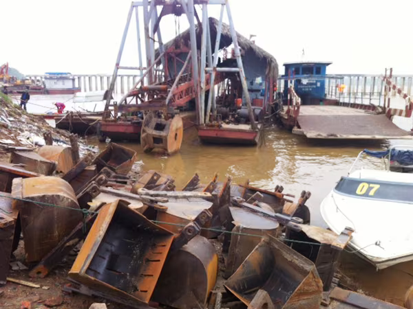 Không có chuyện “chống lưng”, bảo kê cho cát tặc ảnh 1