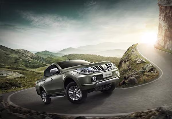 Xe bán tải Mitsubishi Triton thế hệ mới trình làng đầy ấn tượng ảnh 3 Xe bán tải Mitsubishi Triton thế hệ mới trình làng đầy ấn tượng ảnh 3