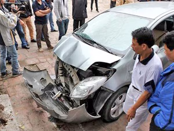 Giao ô tô cho người… không biết lái: “Gửi trứng cho ác” ảnh 1