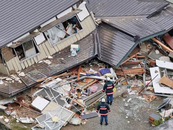 Trung Quốc, Nhật Bản: Động đất mạnh, gần 100 người thương vong ảnh 1