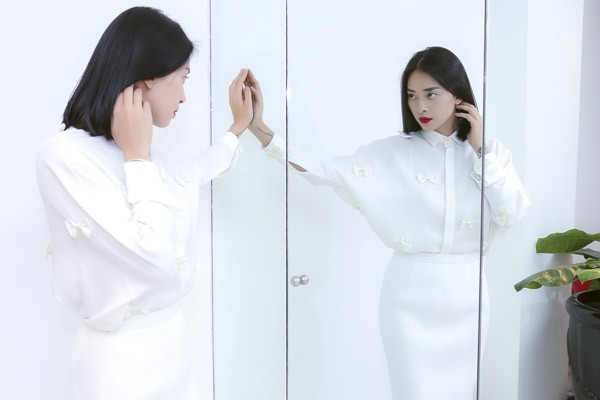 Ngô Thanh Vân đầy bí ẩn và quyến rũ trong trang phục Twins ảnh 9 Ngô Thanh Vân đầy bí ẩn và quyến rũ trong trang phục Twins ảnh 9