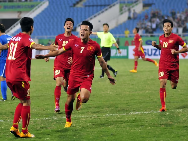 Việt Nam 3-1 Philippines: Ngôi đầu bảng quá thuyết phục! ảnh 3 Việt Nam 3-1 Philippines: Ngôi đầu bảng quá thuyết phục! ảnh 3