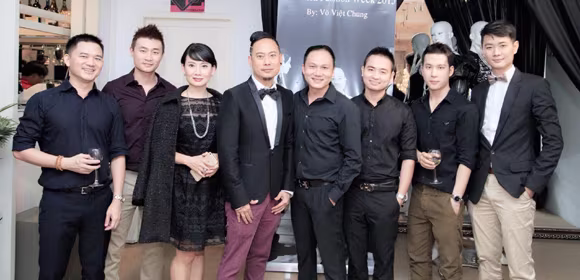Lý Nhã Kỳ thân mật mừng sinh nhật NTK Võ Việt Chung ảnh 12 Lý Nhã Kỳ thân mật mừng sinh nhật NTK Võ Việt Chung ảnh 12