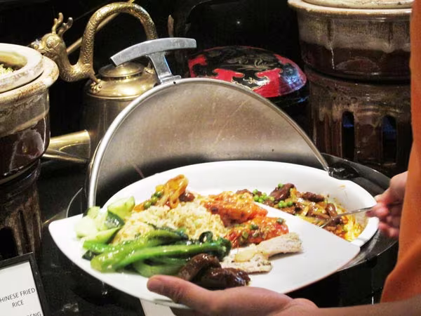 Cận cảnh bữa trưa của ĐT Việt Nam tại khách sạn hạng sạng Hilton PJ ảnh 3 Cận cảnh bữa trưa của ĐT Việt Nam tại khách sạn hạng sạng Hilton PJ ảnh 3