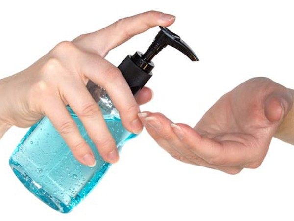 Cẩn thận với dung dịch rửa tay không cần nước ảnh 1 Cẩn thận với dung dịch rửa tay không cần nước ảnh 1