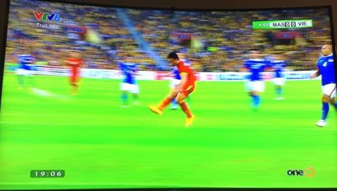 Bán kết lượt đi AFF Suzuki Cup 2014: Chiến thắng 2-1 xứng đáng thuộc về tuyển Việt Nam ảnh 4 Bán kết lượt đi AFF Suzuki Cup 2014: Chiến thắng 2-1 xứng đáng thuộc về tuyển Việt Nam ảnh 4