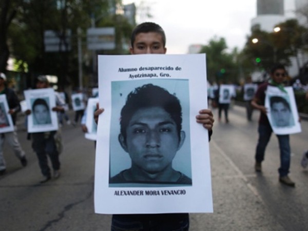Mexico: Nạn nhân đầu tiên trong vụ 43 sinh viên bị sát hại được nhận dạng ảnh 1 Mexico: Nạn nhân đầu tiên trong vụ 43 sinh viên bị sát hại được nhận dạng ảnh 1