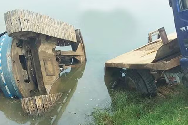 [AUDIO 16-4-2019] Xe hết hạn đăng kiểm 2 năm tuột dốc, đè 3 người thương vong ảnh 1