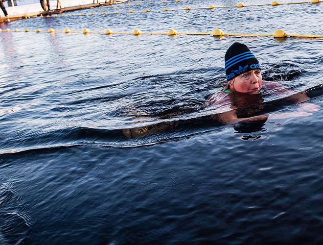 Mặt khác, nó cũng giúp bạn hạnh phúc hơn Mặt khác, nó cũng giúp bạn hạnh phúc hơn