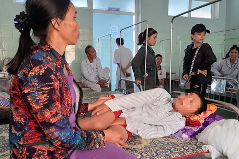 Những vụ giáo viên hành xử dị thường, phạt học trò theo kiểu "không thể nghĩ ra" ảnh 1 Những vụ giáo viên hành xử dị thường, phạt học trò theo kiểu "không thể nghĩ ra" ảnh 1