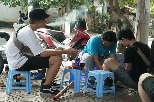 Thực trạng hút thuốc lá của đàn ông Việt… và những con số "không ngờ" ảnh 2 Thực trạng hút thuốc lá của đàn ông Việt… và những con số "không ngờ" ảnh 2