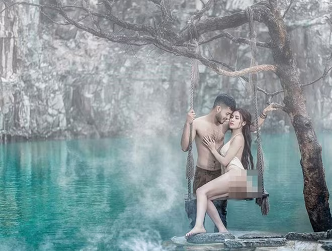 Sau bộ ảnh gây ra nhiều phản cảm của Á hậu Thư Dung mà nhiều người cho rằng đã bôi bẩn hình ảnh nên thơ của Đà Lạt, UBND huyện Lạc Dương đã quyết định sẽ "đóng cửa" địa điểm du lịch tự phát "Tuyệt tình cốc". Sau bộ ảnh gây ra nhiều phản cảm của Á hậu Thư Dung mà nhiều người cho rằng đã bôi bẩn hình ảnh nên thơ của Đà Lạt, UBND huyện Lạc Dương đã quyết định sẽ "đóng cửa" địa điểm du lịch tự phát "Tuyệt tình cốc".