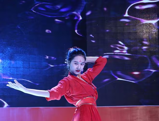 SBD 770 Phan Thị Hoài Thương – Khoa giáo dục mầm non, Đại học Sư Phạm TPHCM với tiết mục múa Trung Quốc hiện đại. Đến từ đồng nai, sở thích du lịch và đi nhiều nơi để học tập được những văn hóa và kiến thức.... SBD 770 Phan Thị Hoài Thương – Khoa giáo dục mầm non, Đại học Sư Phạm TPHCM với tiết mục múa Trung Quốc hiện đại. Đến từ đồng nai, sở thích du lịch và đi nhiều nơi để học tập được những văn hóa và kiến thức....
