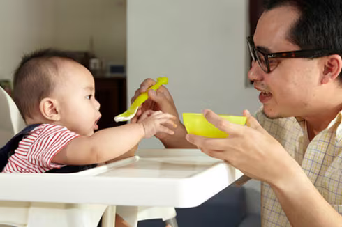 Cho trẻ ăn dặm thế nào là đúng cách? ảnh 1 Cho trẻ ăn dặm thế nào là đúng cách? ảnh 1