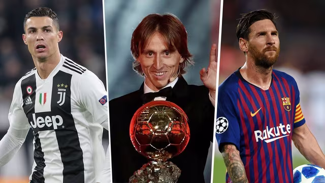 Modric cho biết: "Đây là một cảm giác không thể tin được. Thật vui khi được ở đây với tất cả các cầu thủ. Tôi vẫn đang cố gắng để hoàn thiện nhằm trở thành một phần của một nhóm các cầu thủ đặc biệt giành Quả bóng vàng. Ronaldo và Messi là những cầu thủ phi thường nên chiến thắng này rất đặc biệt đối với tôi". Modric cho biết: "Đây là một cảm giác không thể tin được. Thật vui khi được ở đây với tất cả các cầu thủ. Tôi vẫn đang cố gắng để hoàn thiện nhằm trở thành một phần của một nhóm các cầu thủ đặc biệt giành Quả bóng vàng. Ronaldo và Messi là những cầu thủ phi thường nên chiến thắng này rất đặc biệt đối với tôi".