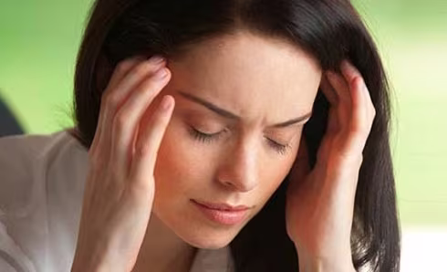 Cách "cắt" nhanh cơn đau đầu do thời tiết thay đổi đột ngột ảnh 1 Cách "cắt" nhanh cơn đau đầu do thời tiết thay đổi đột ngột ảnh 1