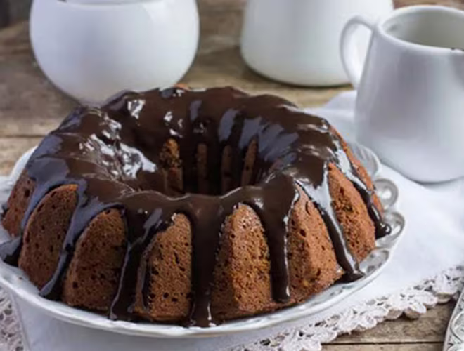 Người ta tin rằng ăn một món tráng miệng hình tròn hoặc một chiếc bánh hình vòng sẽ mang lại một vòng tròn may mắn cho năm sau. Người ta tin rằng ăn một món tráng miệng hình tròn hoặc một chiếc bánh hình vòng sẽ mang lại một vòng tròn may mắn cho năm sau.