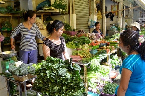 Xăng dầu giảm, liệu hàng tết có "đứng yên" ảnh 2 Xăng dầu giảm, liệu hàng tết có "đứng yên" ảnh 2