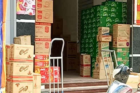 Điểm nóng hàng bánh kẹo "nhái" vào mùa dịp cuối năm ảnh 2 Điểm nóng hàng bánh kẹo "nhái" vào mùa dịp cuối năm ảnh 2