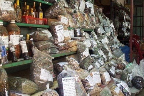 Nguy hiểm rình rập từ "thần dược" không rõ nguồn gốc xuất xứ ảnh 2 Nguy hiểm rình rập từ "thần dược" không rõ nguồn gốc xuất xứ ảnh 2
