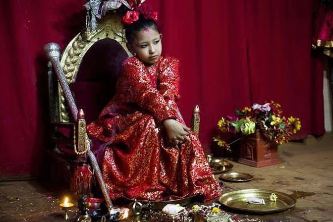 Kumari tại Nepal (3): Cuộc sống của một nữ thần ảnh 9 Kumari tại Nepal (3): Cuộc sống của một nữ thần ảnh 9