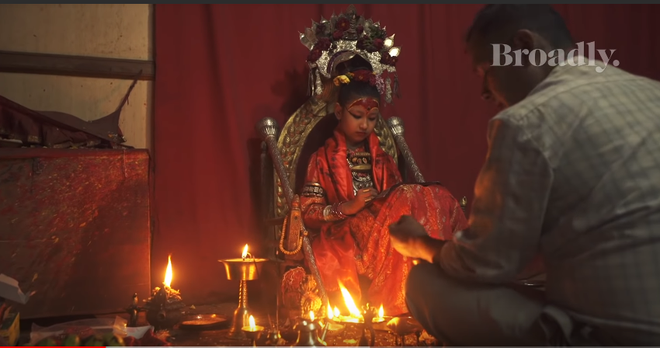 Kumari tại Nepal (3): Cuộc sống của một nữ thần ảnh 8 Kumari tại Nepal (3): Cuộc sống của một nữ thần ảnh 8