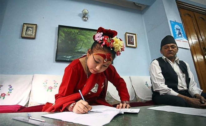Kumari tại Nepal (3): Cuộc sống của một nữ thần ảnh 4 Kumari tại Nepal (3): Cuộc sống của một nữ thần ảnh 4