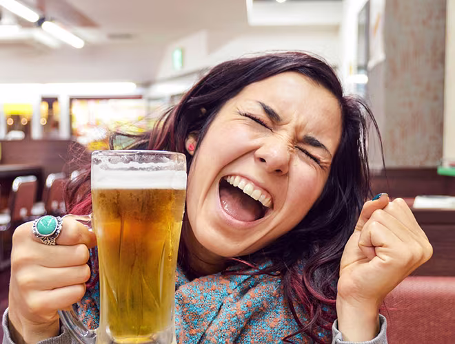 [ẢNH] Uống rượu, bia quá đà là tự gây hại cho sức khỏe ảnh 12