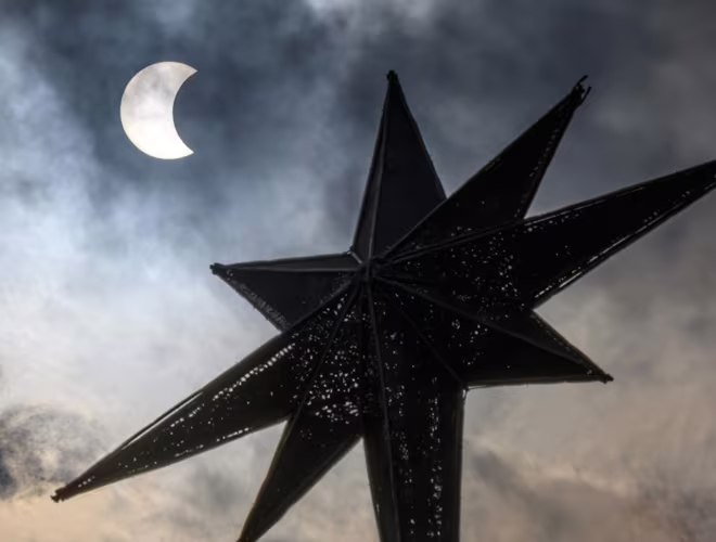 [ẢNH] Nhìn lại cảnh nhật thực "vòng tròn lửa" đi qua Việt Nam và các nước châu Á vào 26-12 ảnh 15