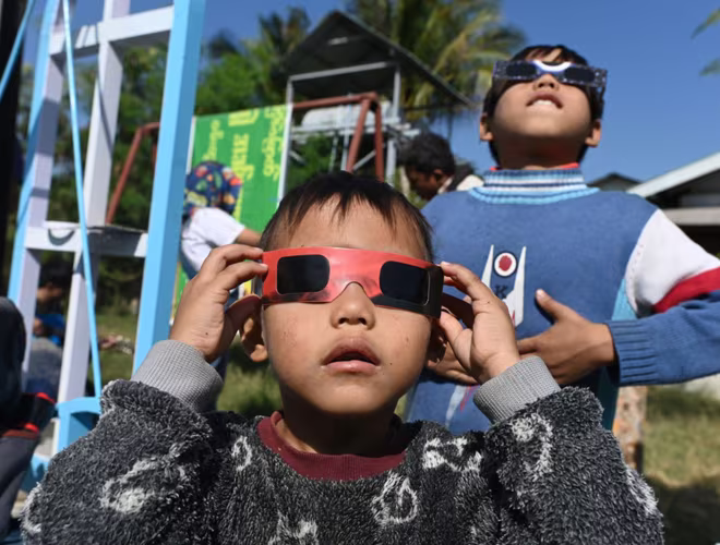 [ẢNH] Nhìn lại cảnh nhật thực "vòng tròn lửa" đi qua Việt Nam và các nước châu Á vào 26-12 ảnh 16