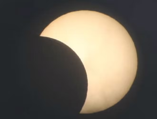 [ẢNH] Nhìn lại cảnh nhật thực "vòng tròn lửa" đi qua Việt Nam và các nước châu Á vào 26-12 ảnh 7