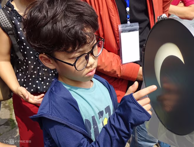 [ẢNH] Nhìn lại cảnh nhật thực "vòng tròn lửa" đi qua Việt Nam và các nước châu Á vào 26-12 ảnh 9