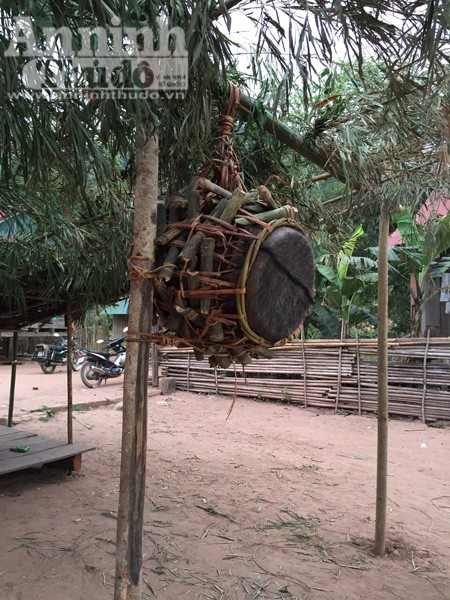 Lạc vào lễ hội đập trống độc đáo, trai gái “thả cửa” của người Ma Coong ảnh 7 Lạc vào lễ hội đập trống độc đáo, trai gái “thả cửa” của người Ma Coong ảnh 7