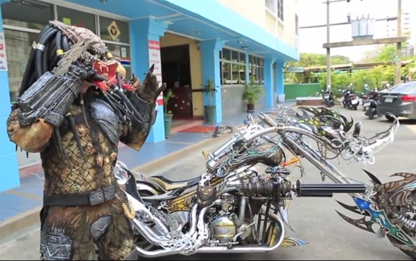 Độ xe cực độc kiểu "người ngoài hành tinh" ảnh 3 Độ xe cực độc kiểu "người ngoài hành tinh" ảnh 3