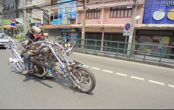 Độ xe cực độc kiểu "người ngoài hành tinh" ảnh 5 Độ xe cực độc kiểu "người ngoài hành tinh" ảnh 5
