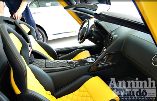 Cận cảnh siêu xe Lamborghini Murcielago 15 tỷ đồng, nhập lậu, đeo biển số giả ảnh 3 Cận cảnh siêu xe Lamborghini Murcielago 15 tỷ đồng, nhập lậu, đeo biển số giả ảnh 3