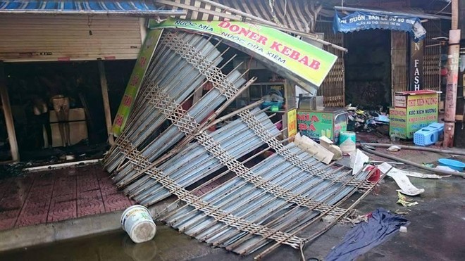 Hỏa hoạn tại chợ Phùng Khoang, 4 người bỏng nặng ảnh 6 Hỏa hoạn tại chợ Phùng Khoang, 4 người bỏng nặng ảnh 6