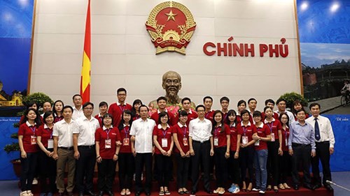 Trở thành thủ khoa xuất sắc dù phải nhịn ăn, bốc vác, làm thuê... ảnh 2 Trở thành thủ khoa xuất sắc dù phải nhịn ăn, bốc vác, làm thuê... ảnh 2