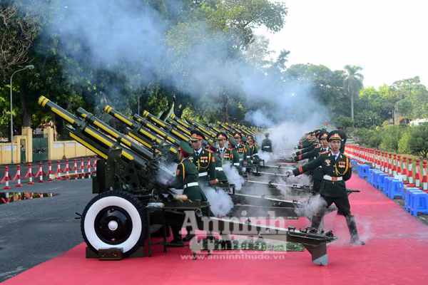 Cận cảnh diễn tập nghi thức bắn 21 phát đại bác chào mừng 70 năm Quốc khánh ảnh 2