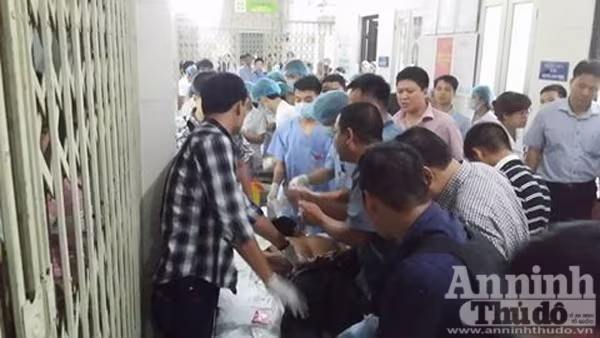 Giải cứu thành công đối tượng ngáo đá hung hãn tại BV Nhiệt đới Trung ương ảnh 5 Giải cứu thành công đối tượng ngáo đá hung hãn tại BV Nhiệt đới Trung ương ảnh 5