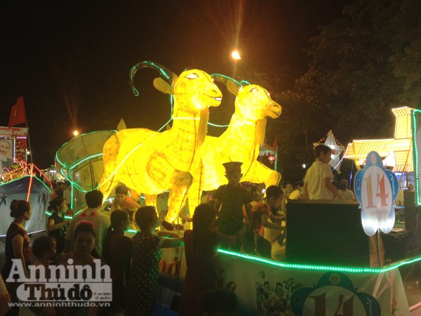 Ấn tượng đặc sắc lễ hội Trung thu Tuyên Quang 2015 ảnh 11 Ấn tượng đặc sắc lễ hội Trung thu Tuyên Quang 2015 ảnh 11