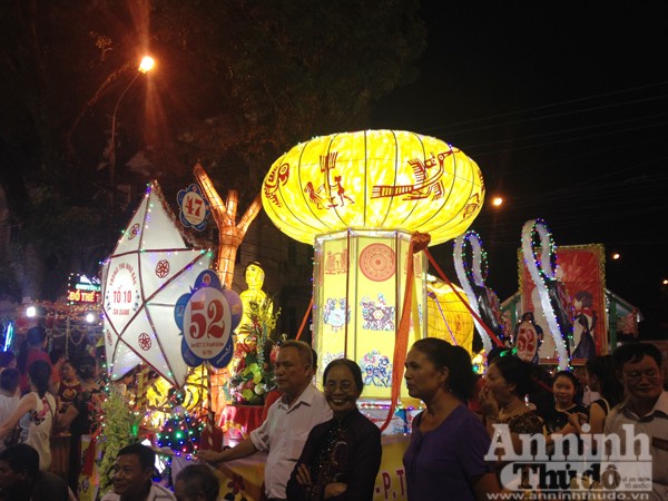 Ấn tượng đặc sắc lễ hội Trung thu Tuyên Quang 2015 ảnh 6 Ấn tượng đặc sắc lễ hội Trung thu Tuyên Quang 2015 ảnh 6