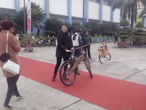 Chiêm ngưỡng xe đạp gỗ độc lạ Bonjour đang gây sốt tại Hà Nội ảnh 5 Chiêm ngưỡng xe đạp gỗ độc lạ Bonjour đang gây sốt tại Hà Nội ảnh 5