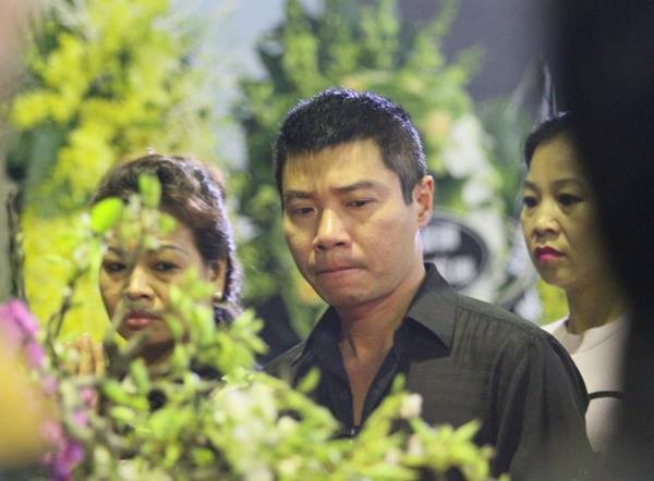 Đồng nghiệp, bạn bè xúc động tiễn đưa Trần Lập về nơi an nghỉ cuối cùng ảnh 22 Đồng nghiệp, bạn bè xúc động tiễn đưa Trần Lập về nơi an nghỉ cuối cùng ảnh 22