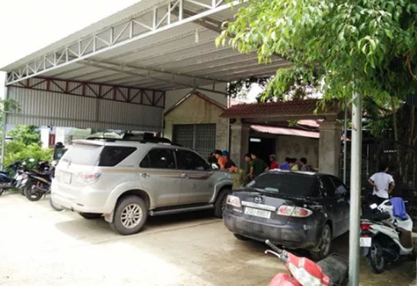 Gần 20 đối tượng táo tợn nổ súng, mang kiếm truy sát 1 gia đình giữa ban ngày ảnh 1 Gần 20 đối tượng táo tợn nổ súng, mang kiếm truy sát 1 gia đình giữa ban ngày ảnh 1