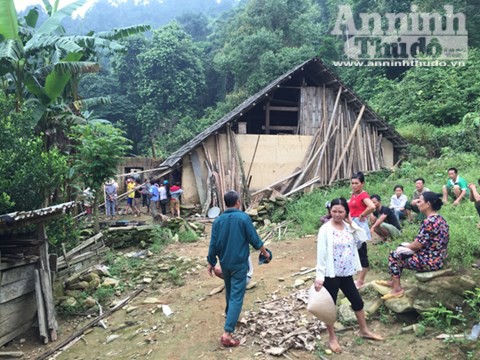 Căn nhà nơi xảy ra vụ thảm sát 4 người hoang phế lạnh người ảnh 4 Căn nhà nơi xảy ra vụ thảm sát 4 người hoang phế lạnh người ảnh 4