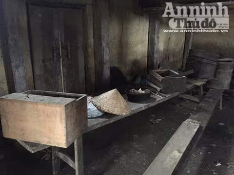 Căn nhà nơi xảy ra vụ thảm sát 4 người hoang phế lạnh người ảnh 10 Căn nhà nơi xảy ra vụ thảm sát 4 người hoang phế lạnh người ảnh 10