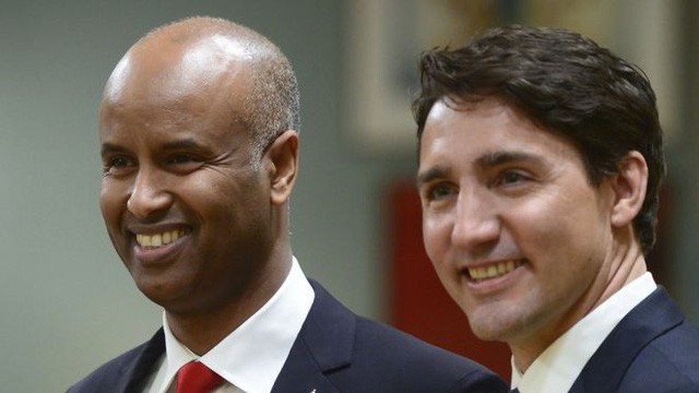 Điều ít biết về cuộc đời Bộ trưởng Nhập cư Canada ảnh 1 Điều ít biết về cuộc đời Bộ trưởng Nhập cư Canada ảnh 1
